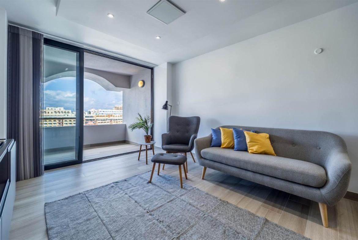 Deluxe Seaview San Ġiljan